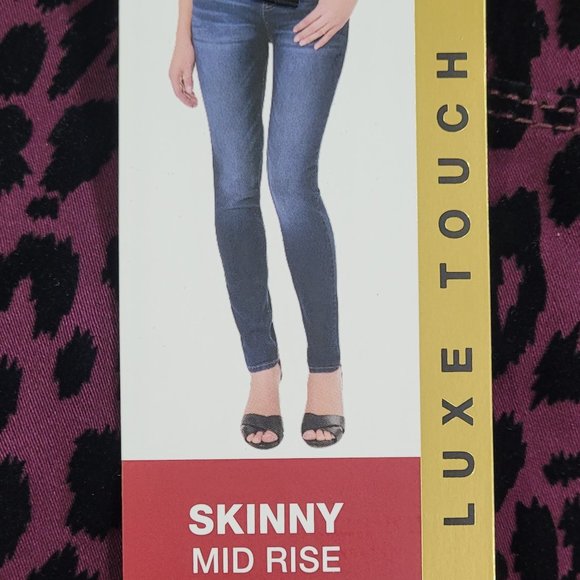 Jordache Skinny Mid rise Leopard Jeans - Picture 3 of 5